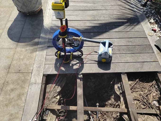 Détection de fuite encastrée sous terrasse à Saint-Denis, La Réunion